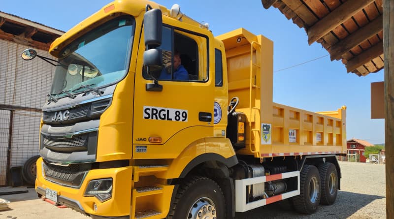 Ilustre Municipalidad de Paredones adquiere nuevo camión Tolva JAC