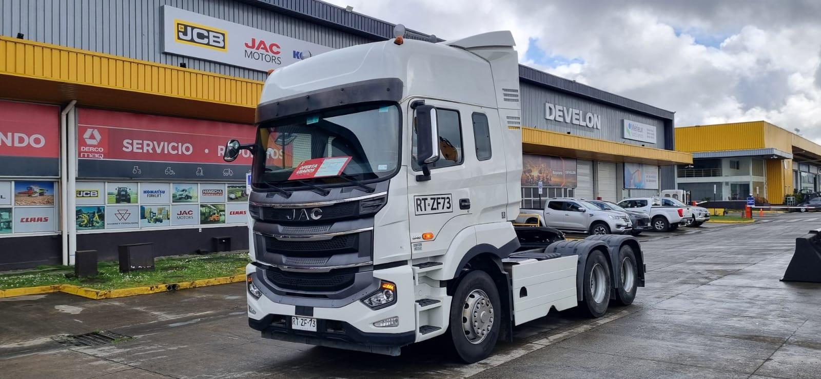 Tracto camión Lander 4252 usado 2023 (73)