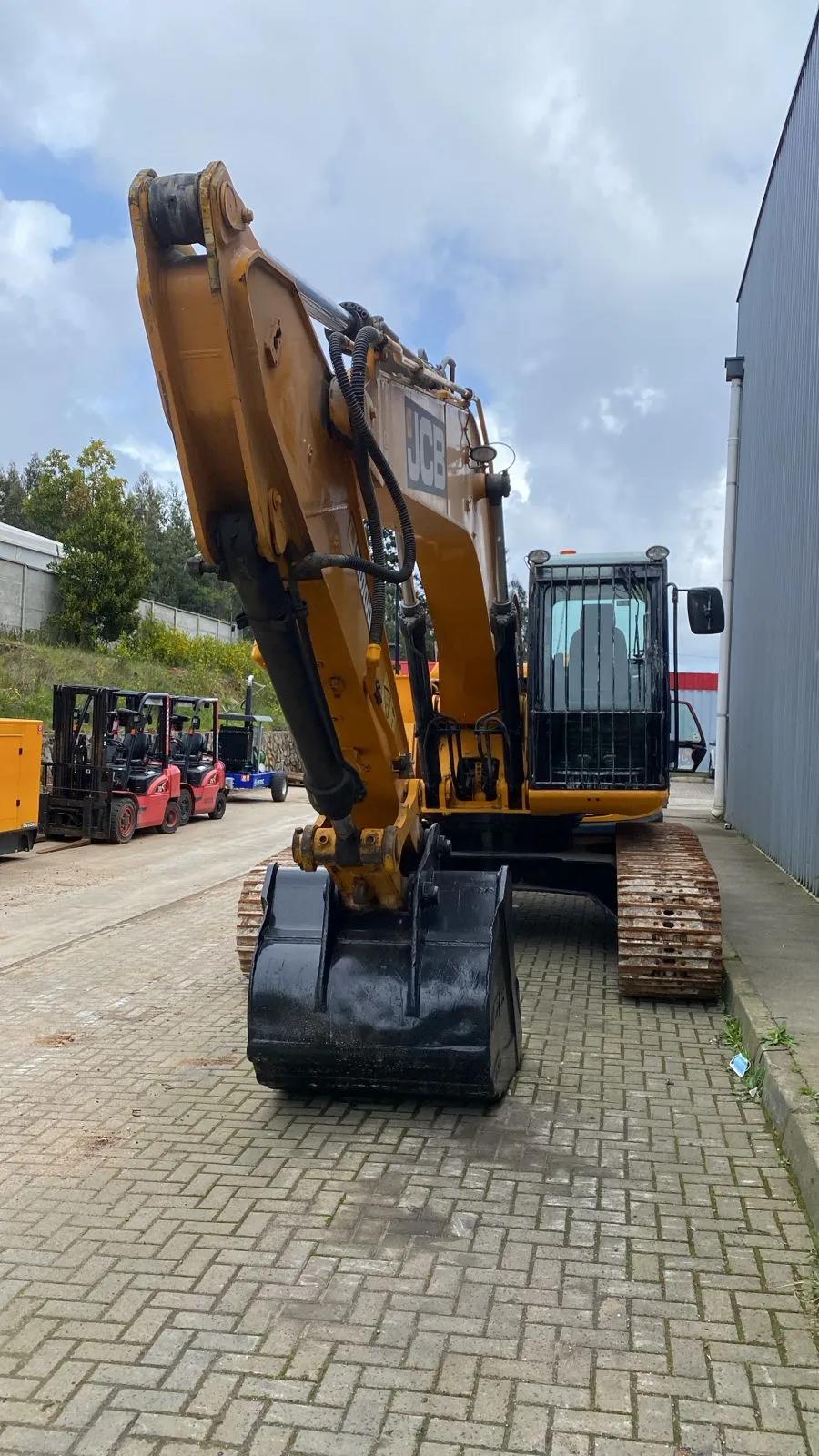 Excavadora JCB JS 220 Usada año 2018 (24)