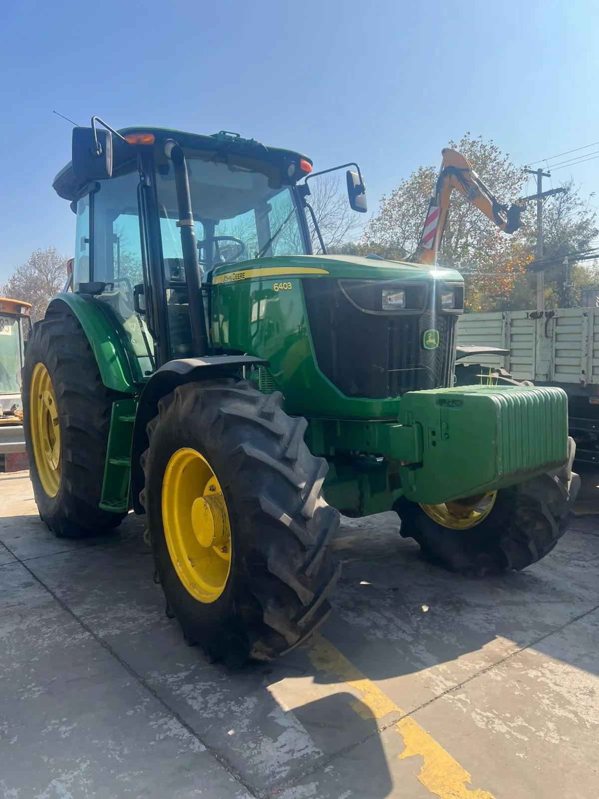 Tractor Agricola John Deere 6403 Usado 2025