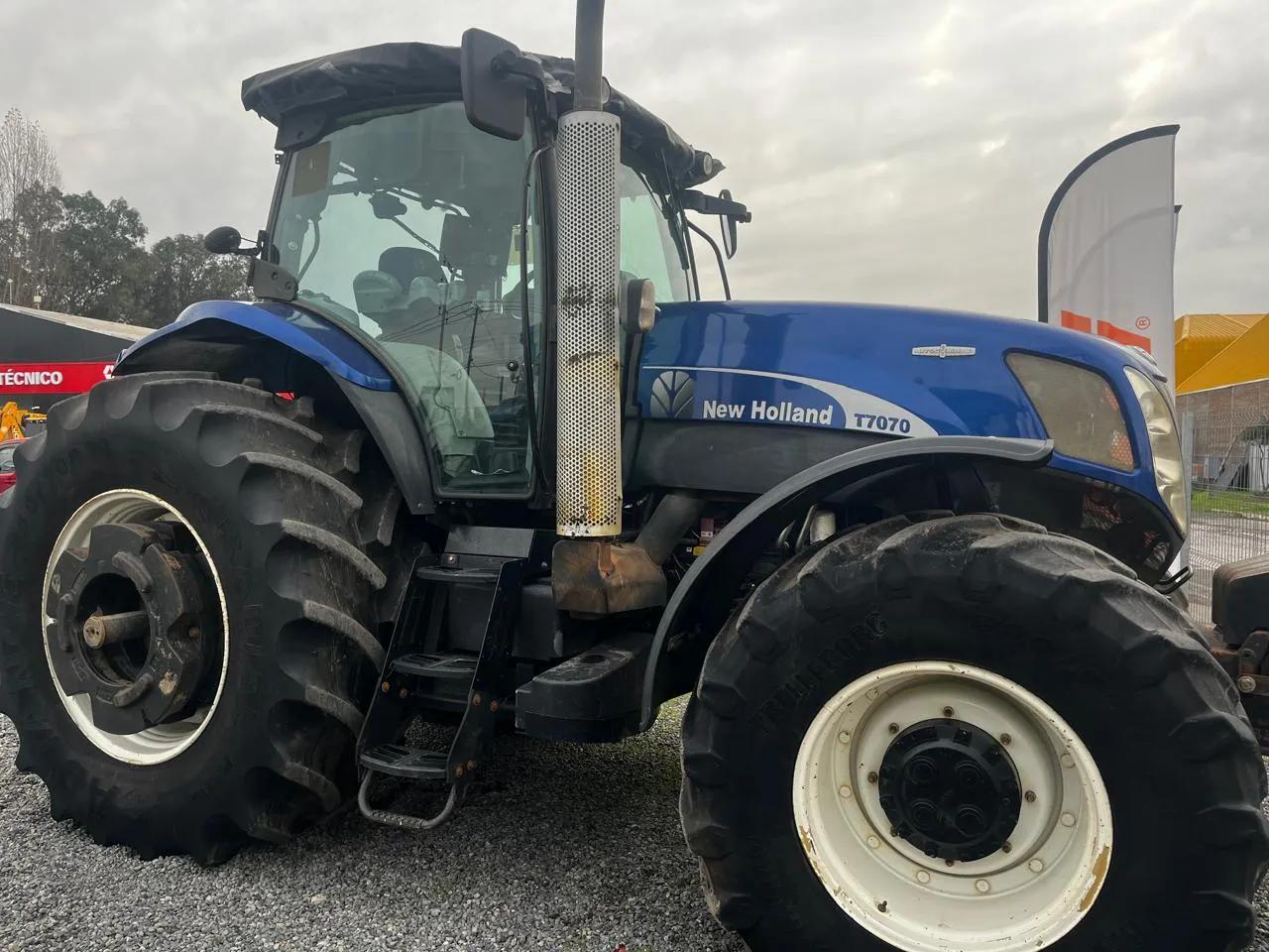 Tractor New Holland NH7070 año 2018 (88)